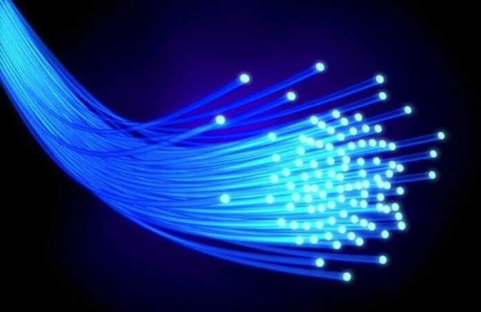 Crescita delle linee FTTH e FWA: dati AGCOM sulla banda ultralarga